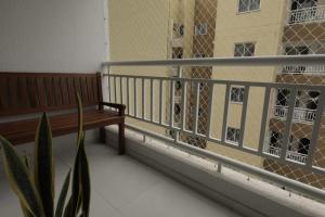 Apartamento Luxuoso à 2km da Litorânea的阳台或露台