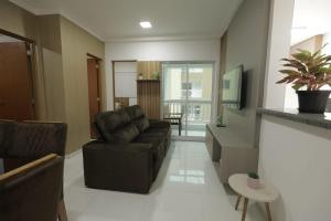 Apartamento Luxuoso à 2km da Litorânea的休息区