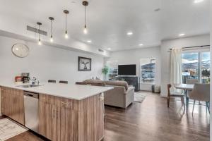 Gallery image of Newly Built Modern Park City Getaway l Zen by Stay in Park City