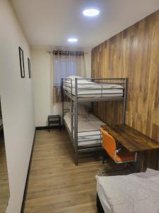 Ένα ή περισσότερα κρεβάτια σε δωμάτιο στο Rooms4Rest Bokserska - Private rooms for tourists - ATR Consulting Sp, z o,o,