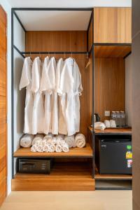 Kuchyň nebo kuchyňský kout v ubytování Woodstory Boutique Hotel