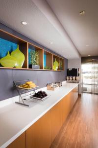 Dapur atau dapur kecil di SpringHill Suites by Marriott Bentonville