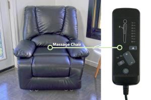 eine Fernbedienung, die in einem Ledersessel liegt in der Unterkunft Secluded, Unique, Modern, Mountain Home Near River! in Meadows of Dan