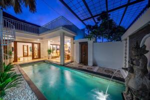 Piscina de la sau aproape de Umber Rise villa canggu