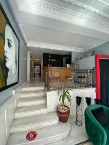 A seating area at Lina Hotel Taksim Pera