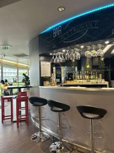 阿克蒂苏尔斯施坦丁套房酒店酒廊或酒吧区