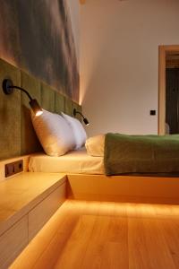 Кровать или кровати в номере MOKHY Chalet & Nature