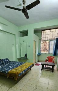 Hotel HillView, Junagadh客房内的一张或多张床位