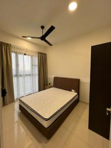 TRION KL A-53-08 Studio with Iconic KL City View