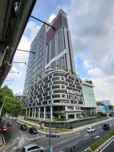 TRION KL A-53-08 Studio with Iconic KL City View