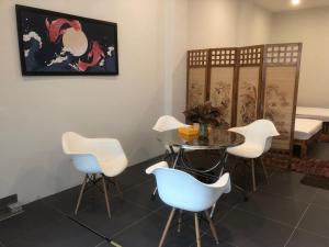 Khu vực ghế ngồi tại Wyndham Thanh Thuy Hot Spring MyHome
