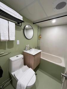 Koupelna v ubytování 宏洲旅社HZ Hotel