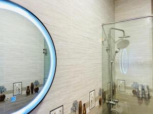 Koupelna v ubytování Hotel Duy Dũng - Đà Lạt + 37 fotografií