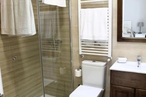 Koupelna v ubytování Hostal Landhaus + 37 fotografií