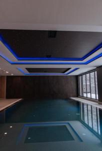 Hồ bơi trong/gần Apartmani Zlatni Javor 504 & 514 +15 ảnh
