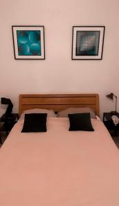 En eller flere senge i et værelse på 45 m2 private apartment in Paris