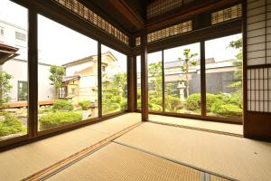 حديقة خارج Hideaway Tabaki