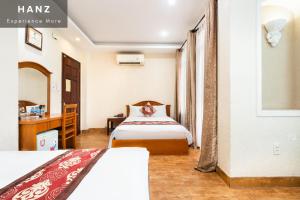 Gallery image of Queen Airport Hotel in Ho Chi Minh City