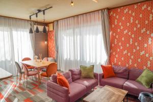Ruang duduk di Living CUBE Beppu
