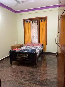 Postel nebo postele na pokoji v ubytování BYMANA ESTATE STAY...!