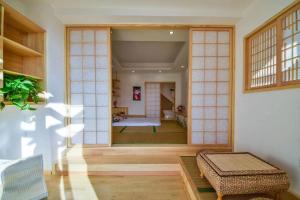 Dali Listening Seaview Villa大理听城海景别墅客房内的一张或多张床位