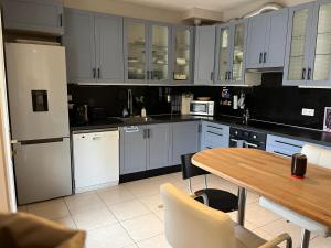 Kuchyň nebo kuchyňský kout v ubytování Le voisin de Penseur Rodin + 10 fotografií