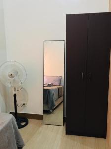 Katil atau katil-katil dalam bilik di Trees Residences Staycation +9 gambar
