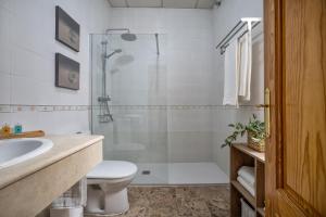 Koupelna v ubytování Kurtuba Suites + 20 fotografií