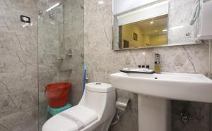 Bagno di The Nest with open rooftop cafe Mecleodganj