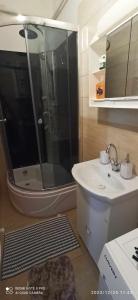 Łazienka w obiekcie Karancs Apartman Salgótarján