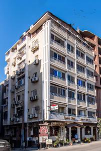 Το κτήριο όπου στεγάζεται  το ξενοδοχείο +10 φωτογραφίες