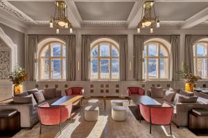 Hotel GRACE LA MARGNA ST MORITZ的休息区