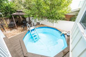 Foto dalla galleria di Beach House with PRIVATE POOL & 14 BIKES Included! a Santa Rosa Beach