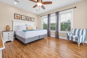 Foto dalla galleria di Beach House with PRIVATE POOL & 14 BIKES Included! a Santa Rosa Beach