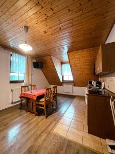 Kuchyň nebo kuchyňský kout v ubytování Apartmany Kolb Ramzová