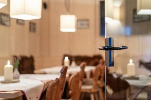 Reštaurácia alebo iné gastronomické zariadenie v ubytovaní Hotel Hochsölden