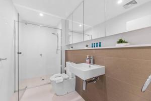 Bilik mandi di Jasmine's Secret Garden in Rouse Hill +29 gambar