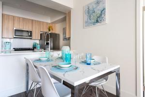 Gallery image of Marina Del Rey Resort Style Apartment I Free Parking in Los Angeles