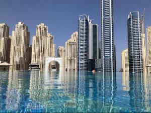 Πισίνα στο ή κοντά στο Dubai Marina larivera