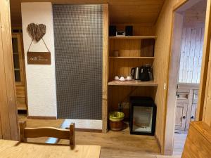 Eldhús eða eldhúskrókur á Hotel Jägerstübli Grindelwald