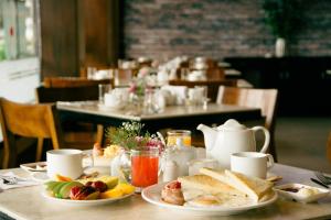 Opțiuni de mic dejun disponibile oaspeților de la Hotel de Turistas Iquitos