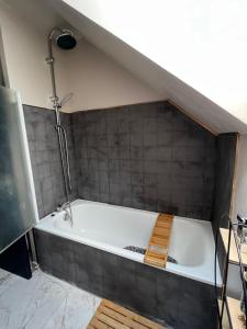 Fotografie z fotogalerie ubytování Logement studio v destinaci Quintin