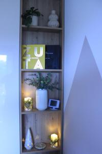 Uma televisão e/ou sistema de entretenimento em Dobro došli u Čarne vrhove!