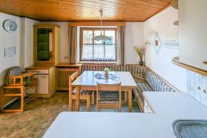 Posezení v ubytování Private Farmhouse Escape - Ideal for up to 8 Guests