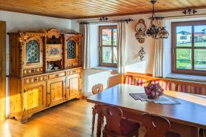 Fotografie z fotogalerie ubytování Private Farmhouse Escape - Ideal for up to 8 Guests v destinaci Seeham