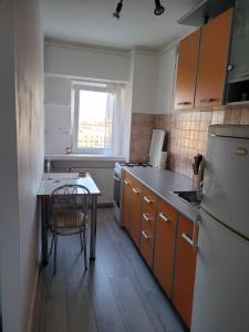 Køkken eller tekøkken på Superb 1BR apartment with Air Conditioner