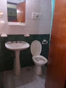 Koupelna v ubytování Departamento céntrico para 4 personas a 3 cuadras del mar + 24 fotografií