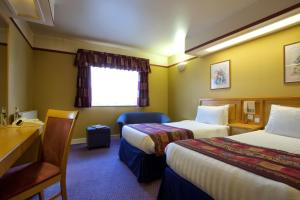 Ліжко або ліжка в номері Derby Station Hotel, Sure Hotel Collection by Best Western