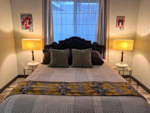 Postel nebo postele na pokoji v ubytování Starry Night Inn