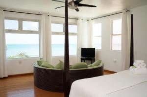 Postel nebo postele na pokoji v ubytování Bravo Beach Hotel + 30 fotografií